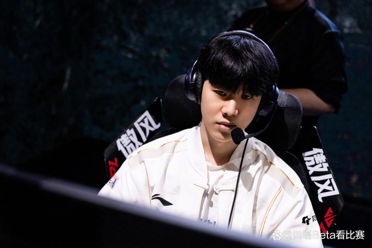 万博体育-包含库里焦点对战，TheShy与60激战日本队分钟，出色发挥胜负难料！引发球迷热议的词条