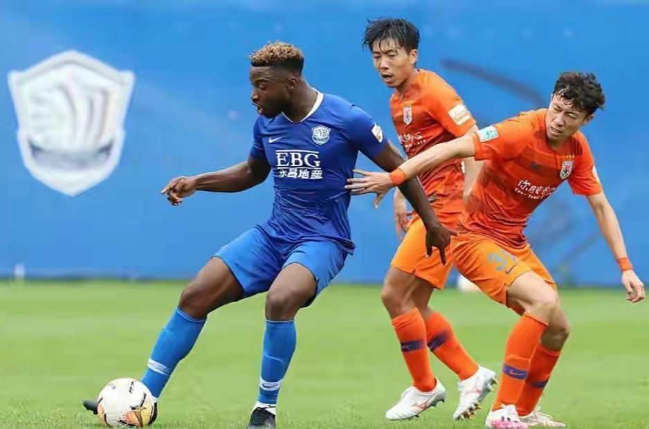 新万博官网-包含南城雄鲨队惊险晋级雪域山猫队，橄榄球巡回赛上演关键失误成转折！冲刺阶段不容有失的词条